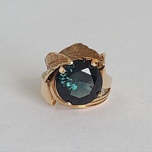 Vintage Bold Luxury 10K Gold Green Tourmaline Greco Roman Leaf Statement Ring
